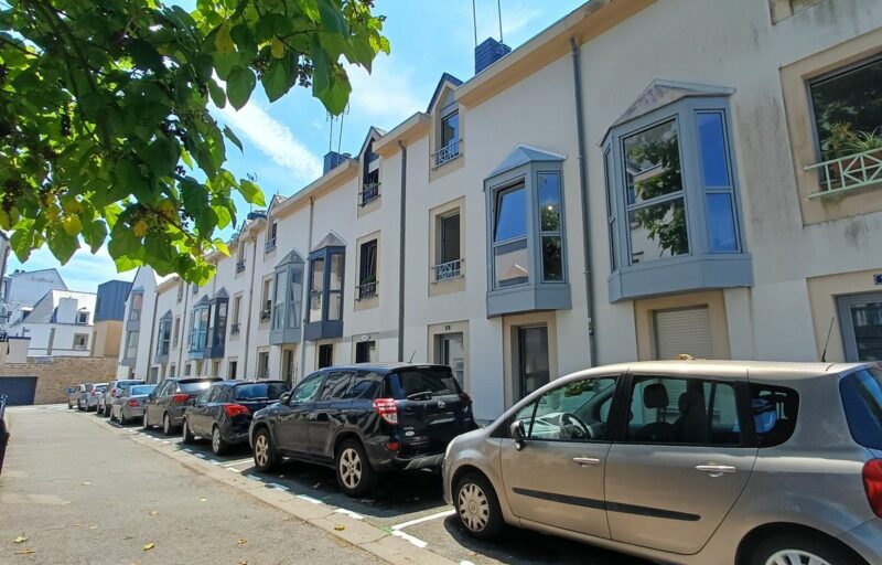 LEGOUT GERARD – Concarneau - 24671-1